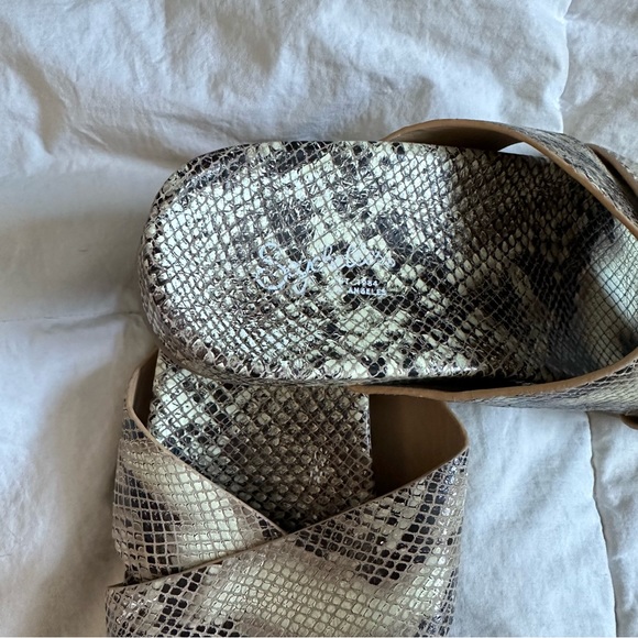 Anthropologie size 7 snakeskin slide sandals - Picture 2 of 3
